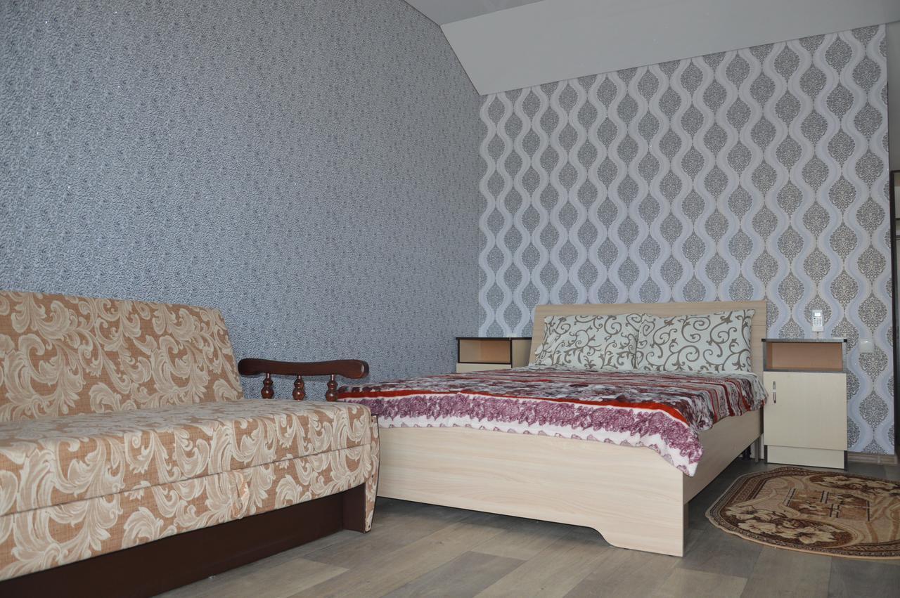 Balcony Hotell Zaliznij Port Eksteriør bilde