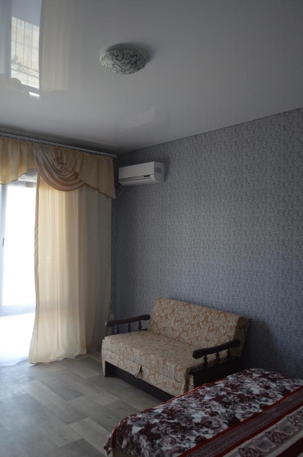 Balcony Hotell Zaliznij Port Eksteriør bilde