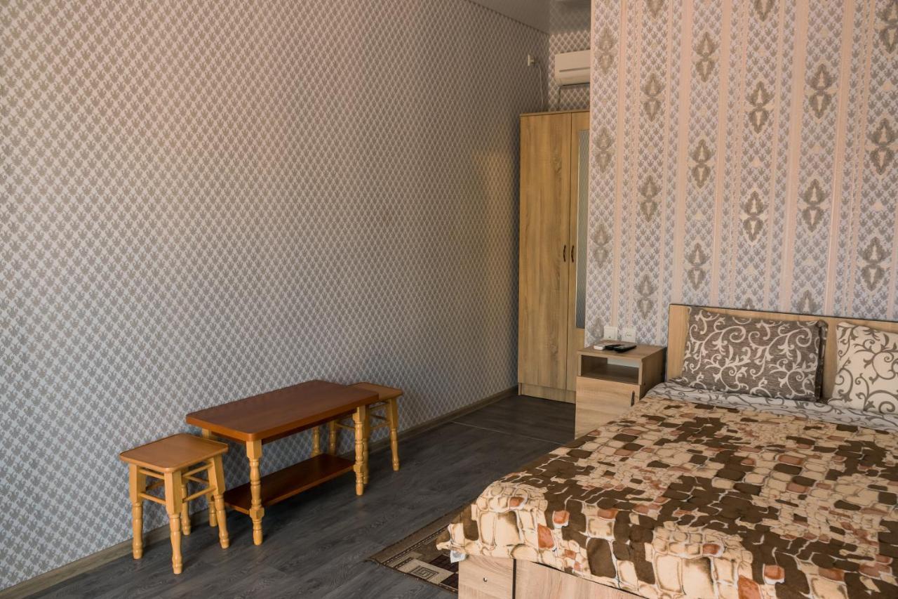 Balcony Hotell Zaliznij Port Eksteriør bilde