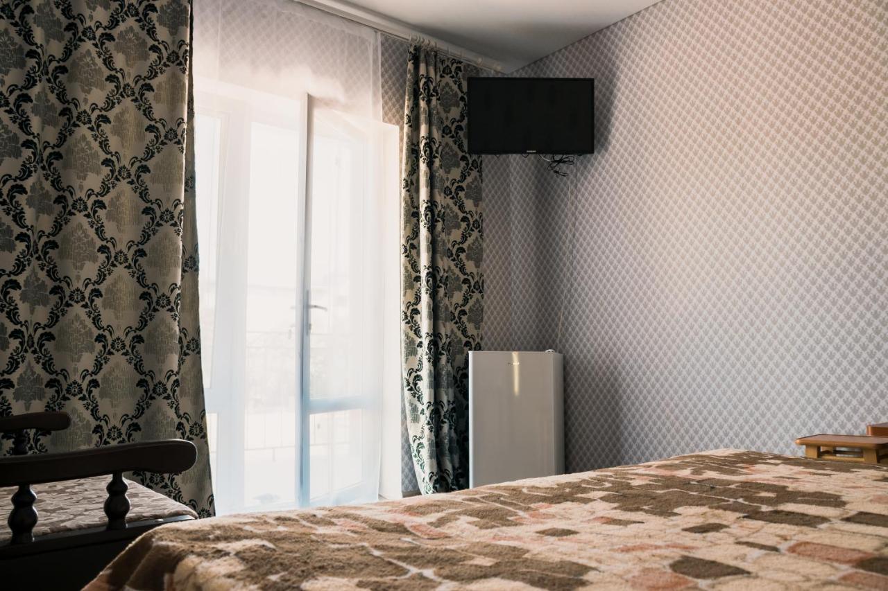 Balcony Hotell Zaliznij Port Eksteriør bilde